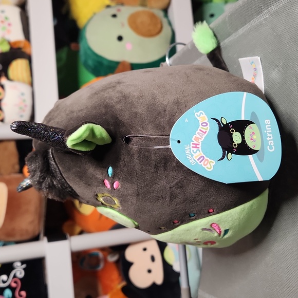 Squishmallows Catrina DOTD Sugar Skull Black Cow 8" - Picture 2 of 3